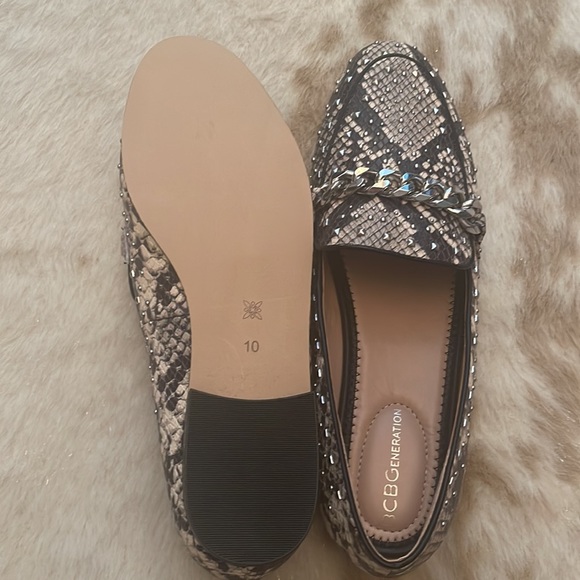 BCBGeneration flats - Picture 3 of 4